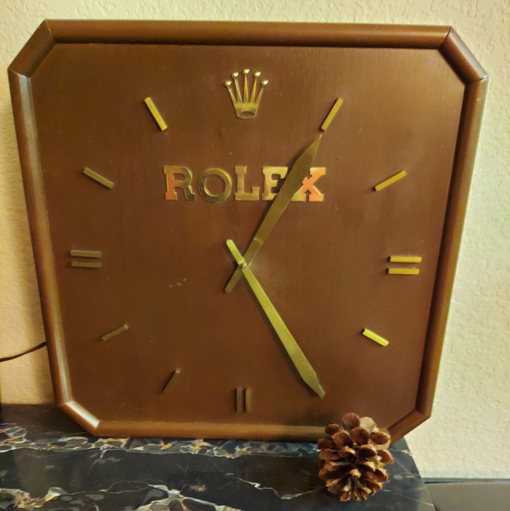 Vibtage Rolex Wall Clock! DOESN'T RUN.